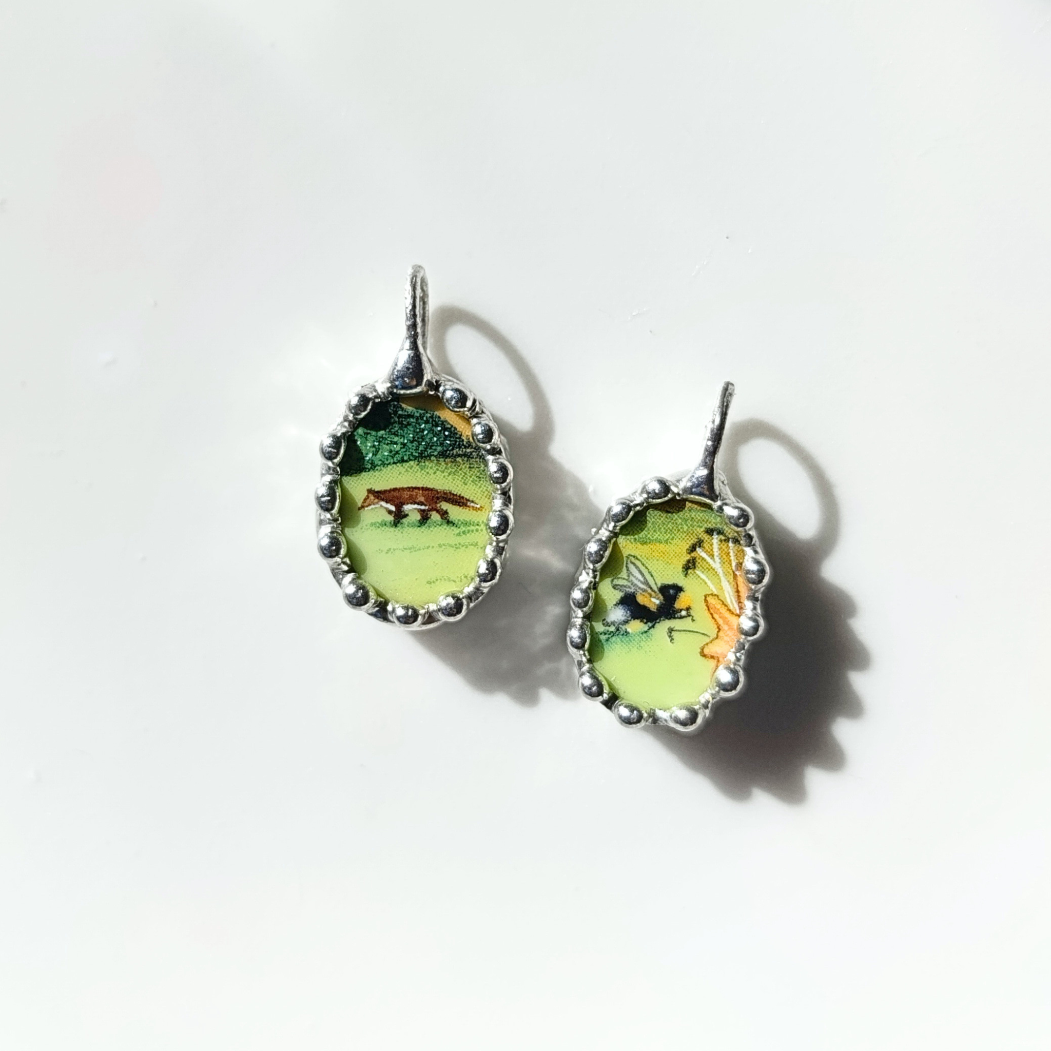 Porcelánový přívěsek s liškou